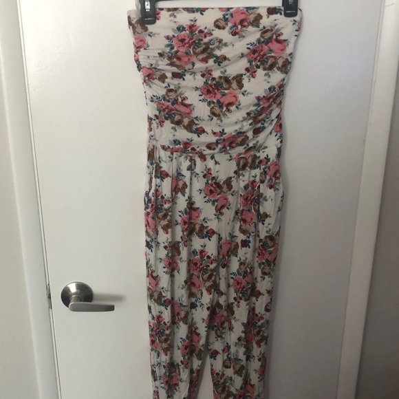 FLORAL"AMERICAN DREAM" SLTRAPLESS JUMPSUIT! - Picture 2 of 6